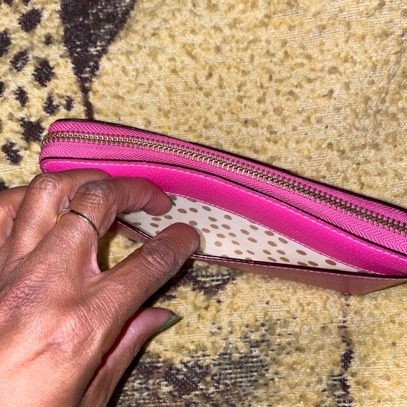 COPY - COPY - Kate Sade Wallet - Picture 4 of 6